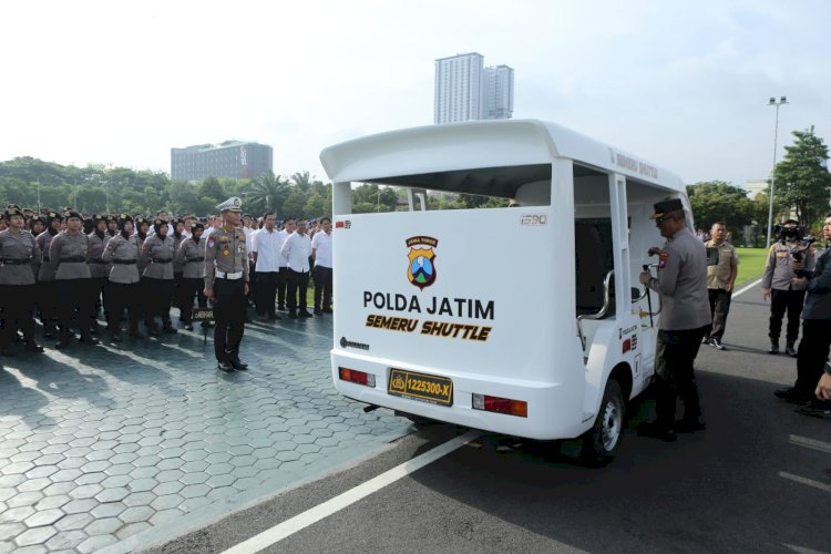 Optimalkan Pelayanan Publik, Kapolda Jatim Serahkan Mobil Shuttle Semeru SPKT